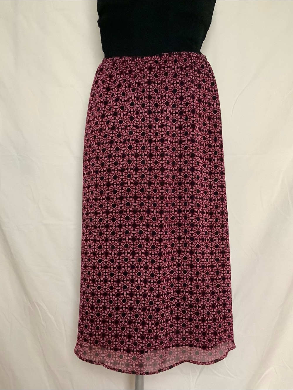 Croft & Barrow Midi Skirt-Black w/ Pink Fuchsia Floral Pattern-Stretch Waist-6R
